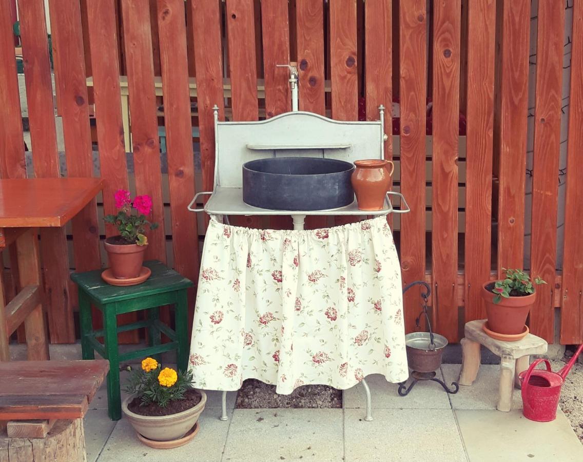 Prenocisca Angelin Hram, Tiny Apartments Markovec Eksteriør billede